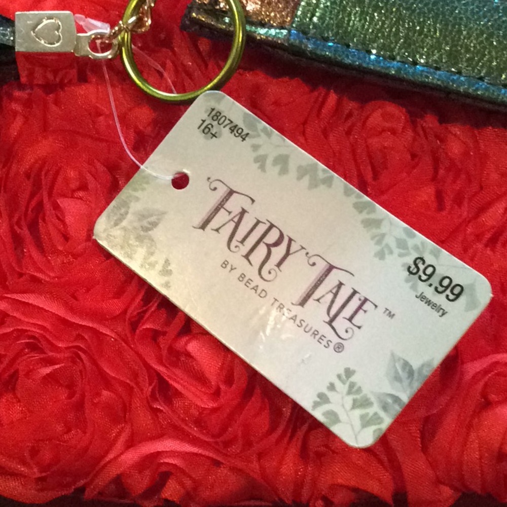 Boutique: Irredescent coin, card carrier key chain purse. - Picture 4 of 8